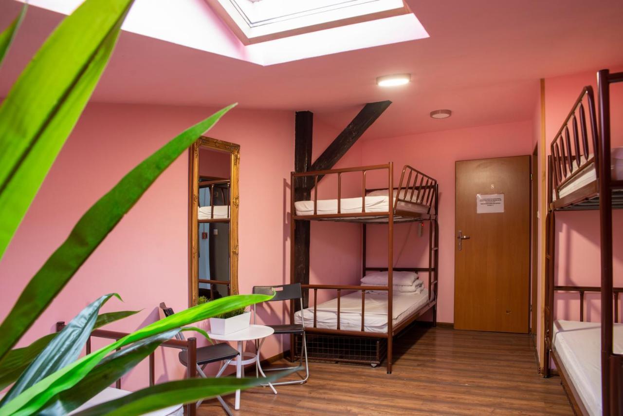 Let's Rock Party Hostel! Age Limit From 18 Until 40! Krakau